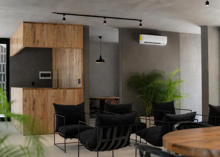 Romantic Jungle Studio, Rooftop Pool & Lounge